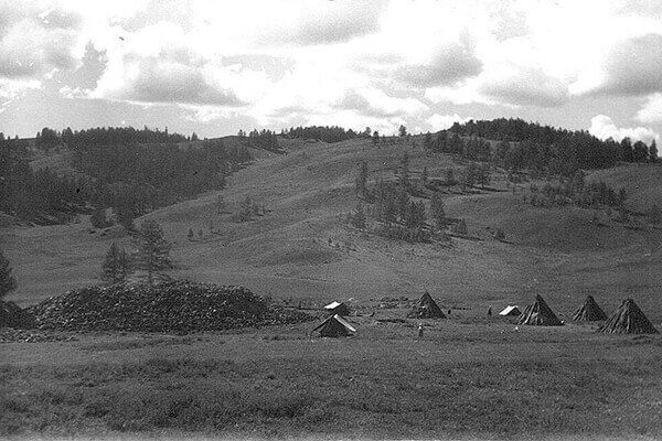 Лагерь в Пазырыкском ущелье. 1948.
