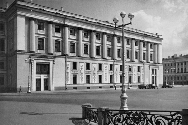 Здание Штаба Гвардейского корпуса (Гвардейского Экипажа)